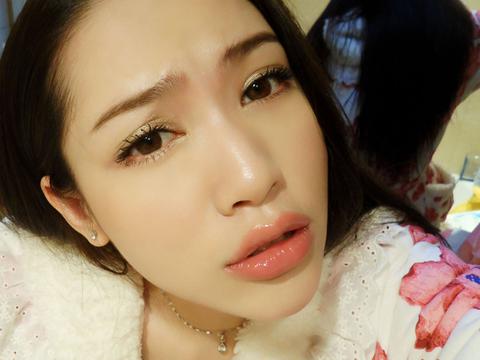 一般生吃杏仁几粒才会中毒(每天生吃20粒苦杏仁,会不会导致慢性中毒？有没有危险)